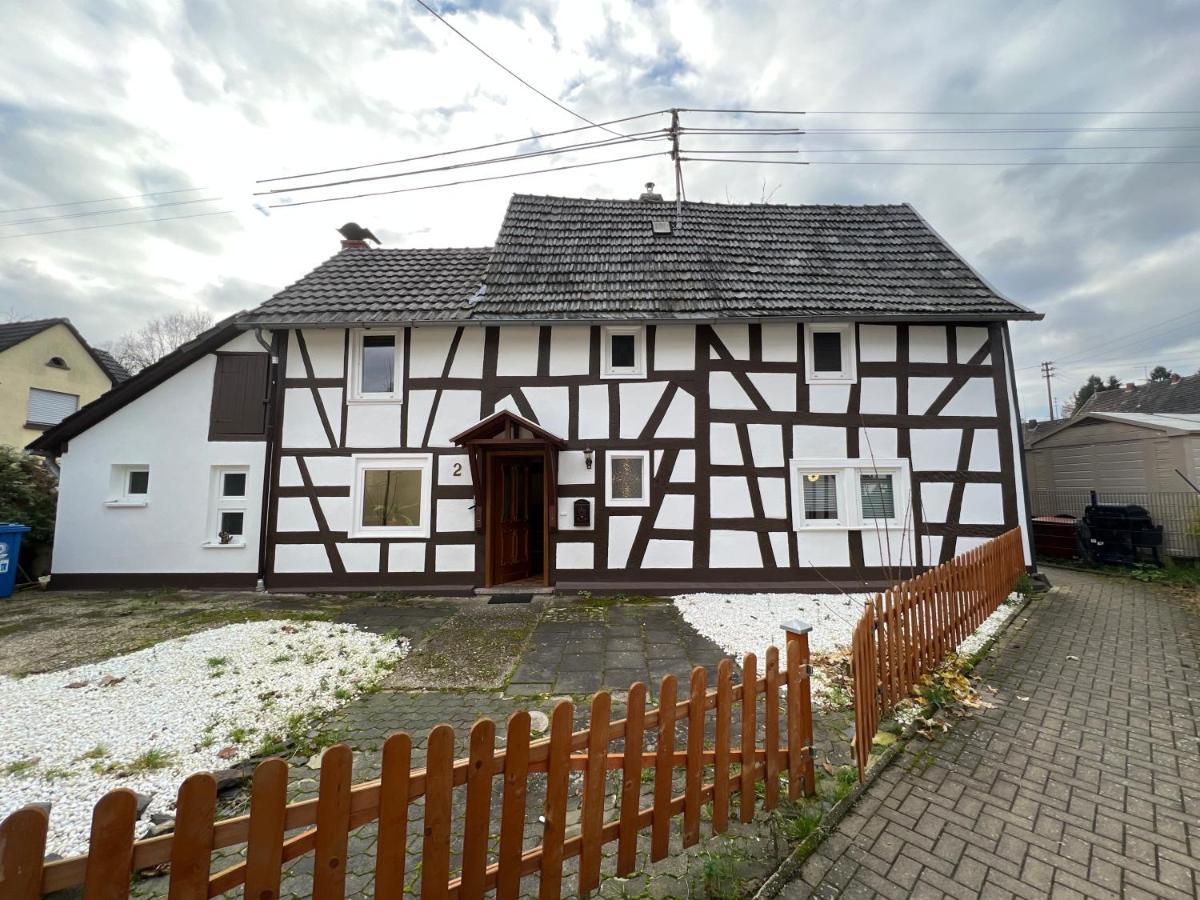 300 Jahre Altes Renoviertes Fachwerkhaus Villa Peterslahr Buitenkant foto
