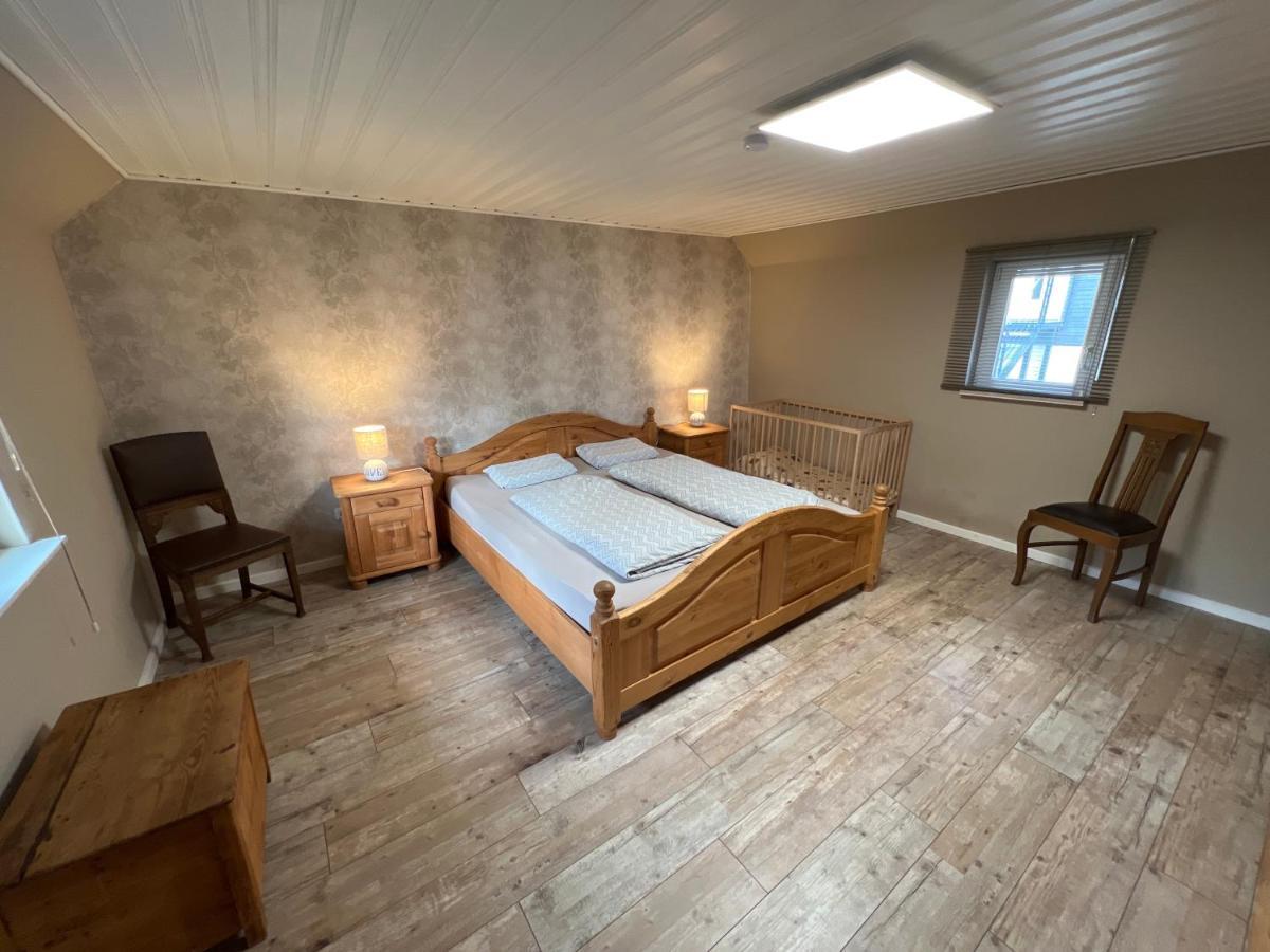 300 Jahre Altes Renoviertes Fachwerkhaus Villa Peterslahr Buitenkant foto